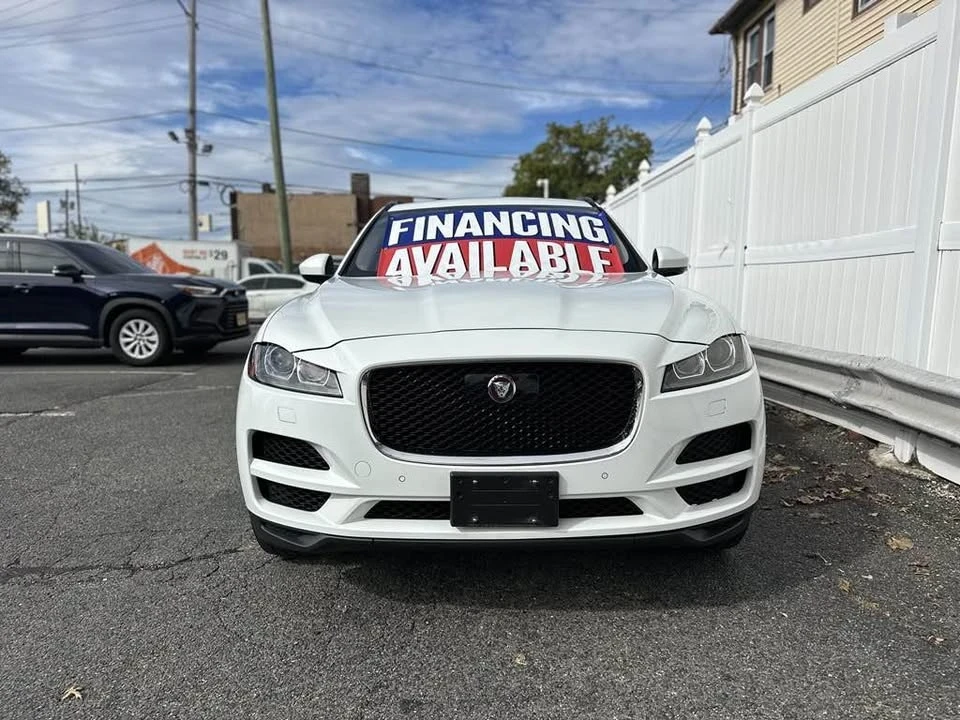 2019 Jaguar F-Pace - Image 2 of 17