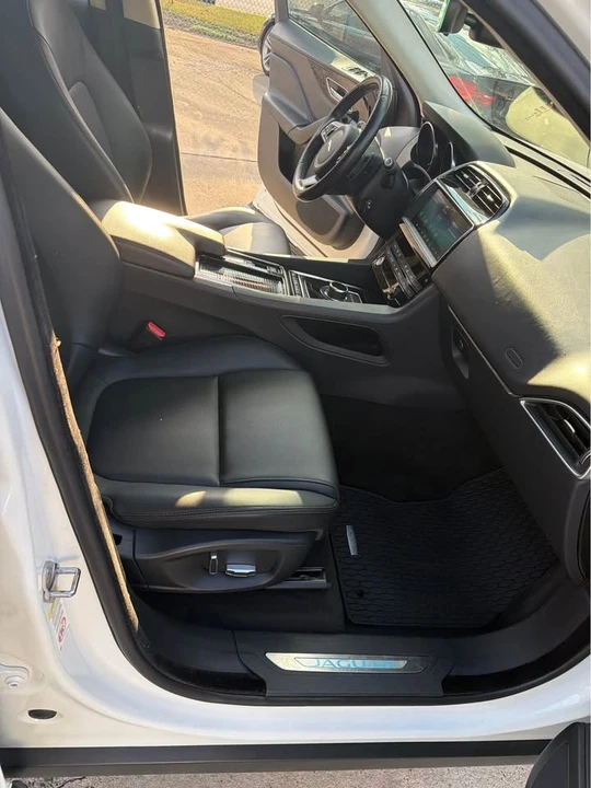 2019 Jaguar F-Pace - Image 16 of 19