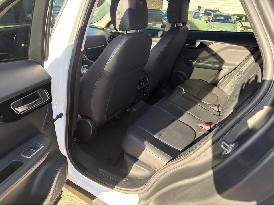 2019 Jaguar F-Pace - Image 9 of 19