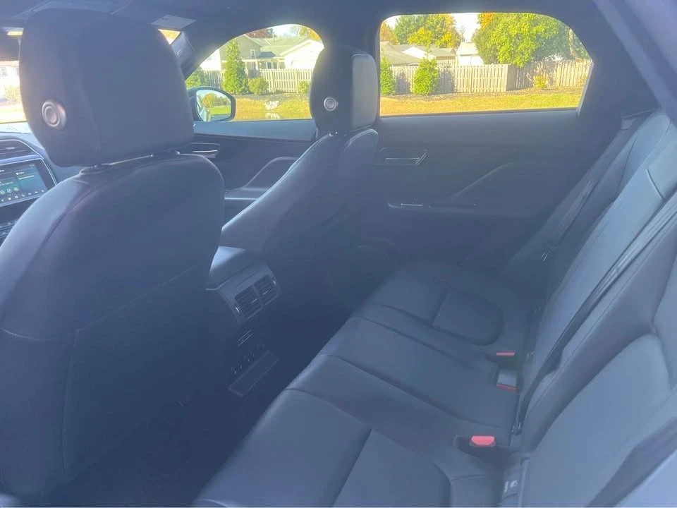 2019 Jaguar F-Pace - Image 11 of 15