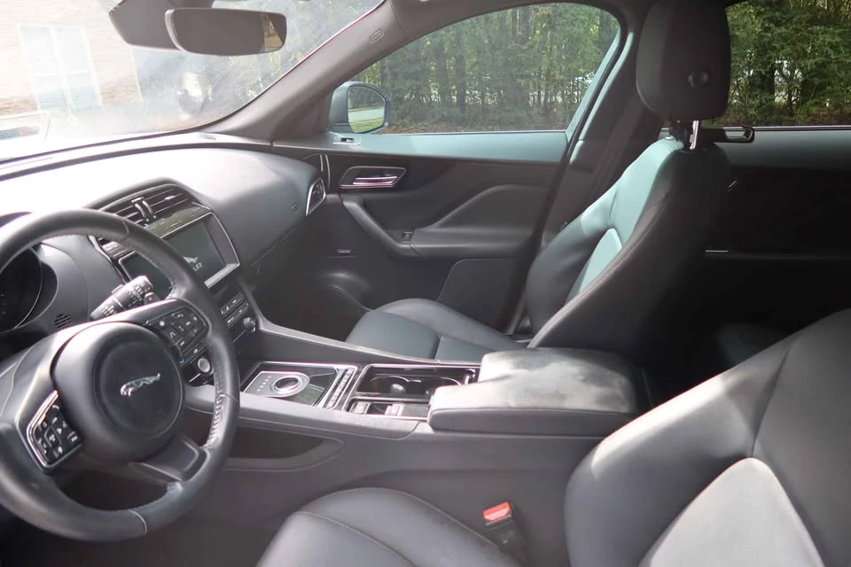2019 Jaguar F-Pace - Image 9 of 15