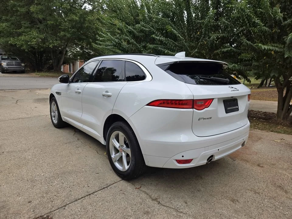 2019 Jaguar F-Pace - Image 7 of 15