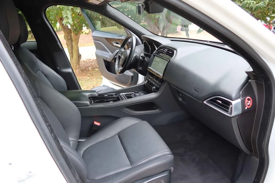 2019 Jaguar F-Pace - Image 10 of 15