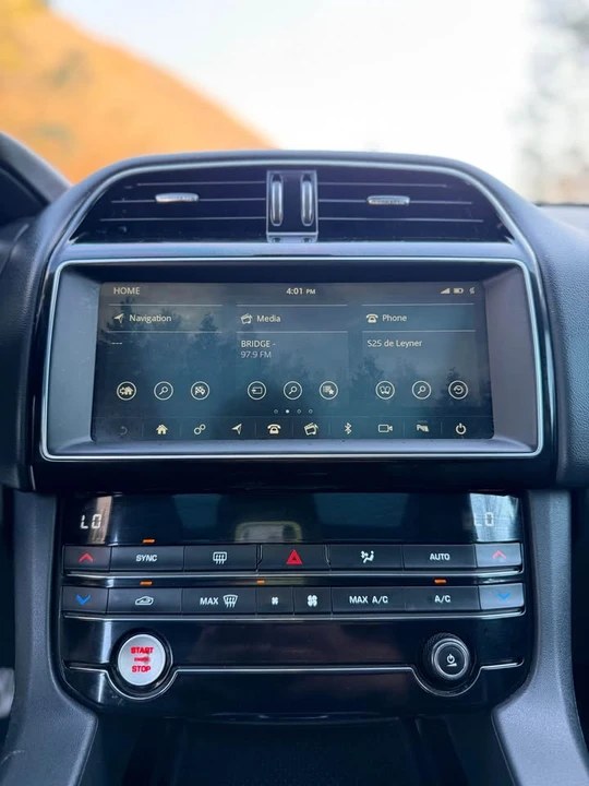 2019 Jaguar F-Pace - Image 14 of 18