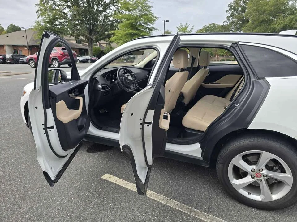 2019 Jaguar F-Pace - Image 2 of 4