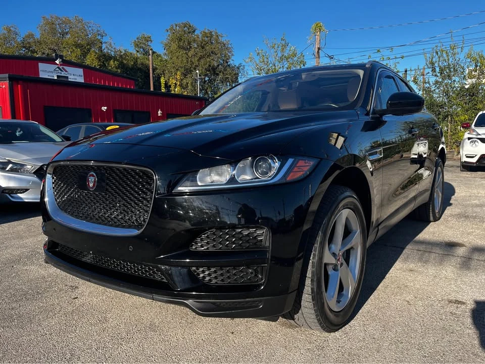 2019 Jaguar F-Pace - Image 10 of 17