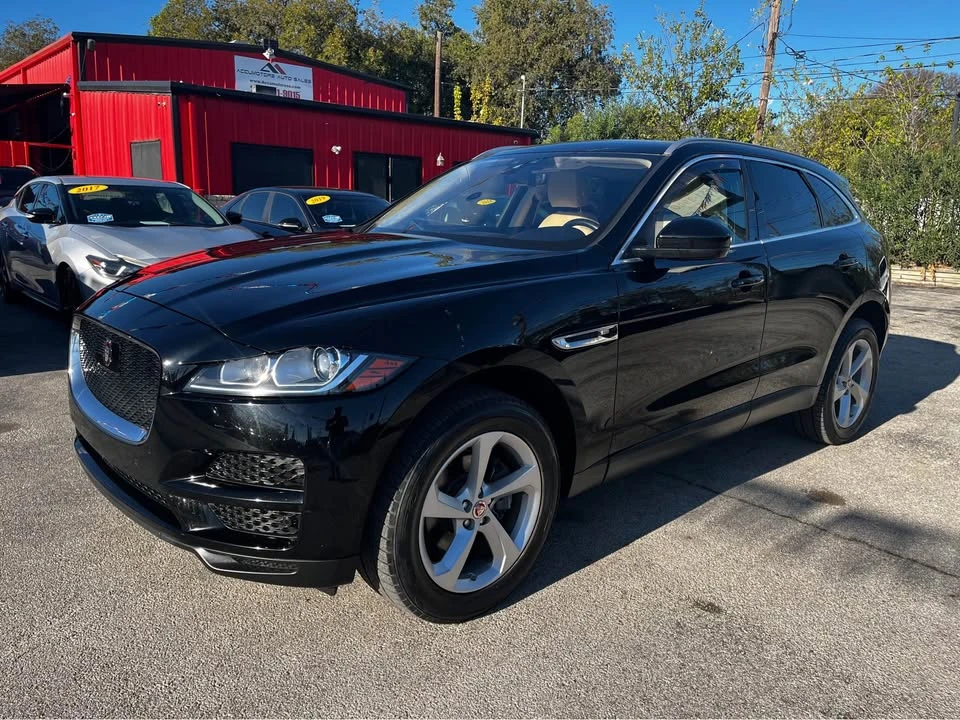 2019 Jaguar F-Pace - Image 9 of 17