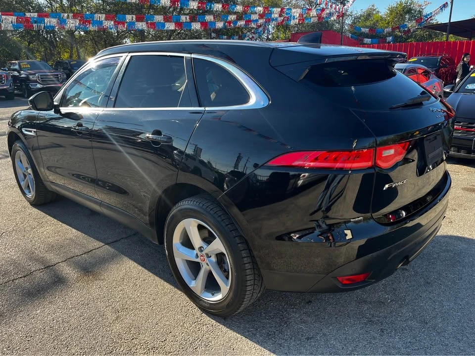 2019 Jaguar F-Pace - Image 7 of 17