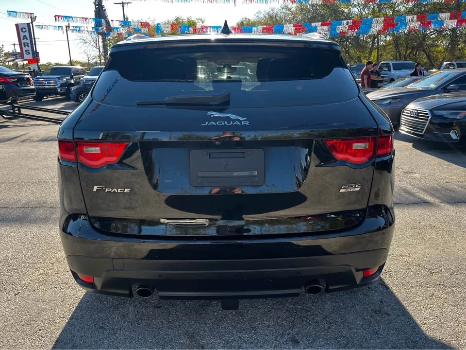 2019 Jaguar F-Pace - Image 6 of 17