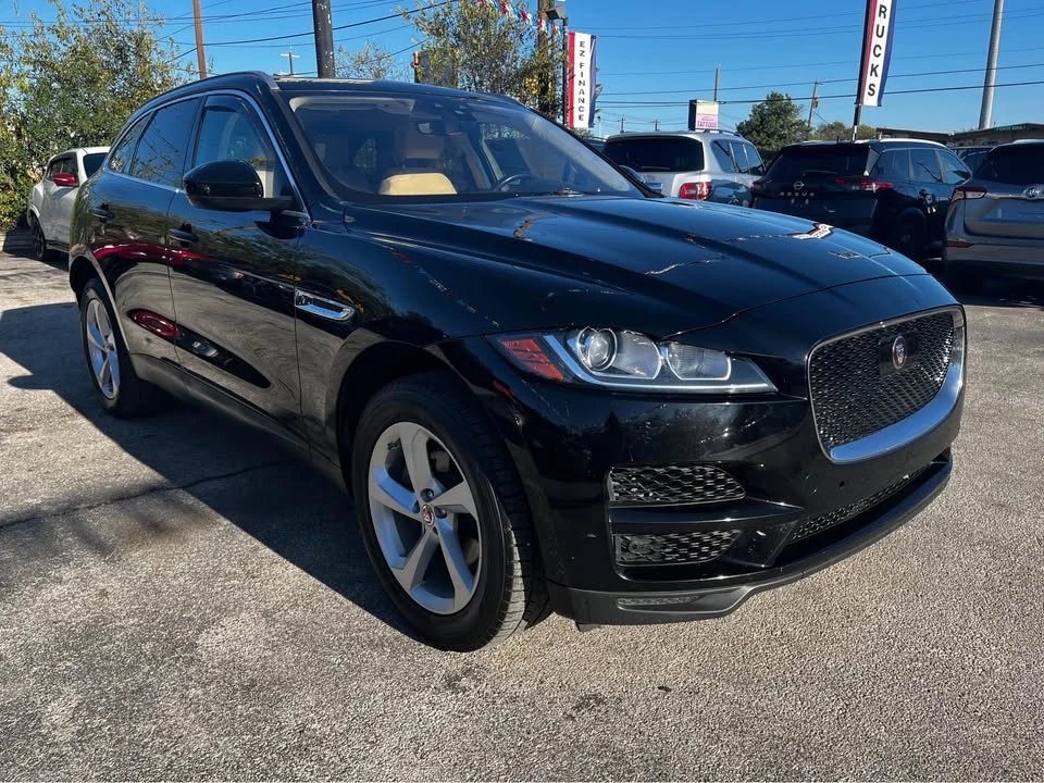 2019 Jaguar F-Pace - Image 3 of 17