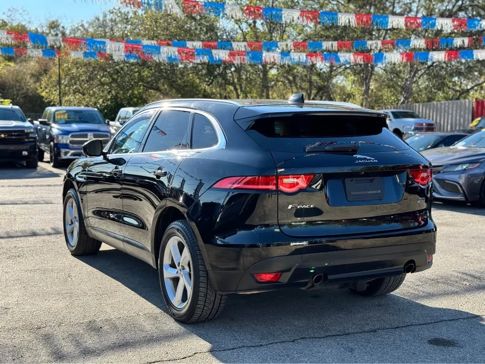 2019 Jaguar F-Pace - Image 8 of 17