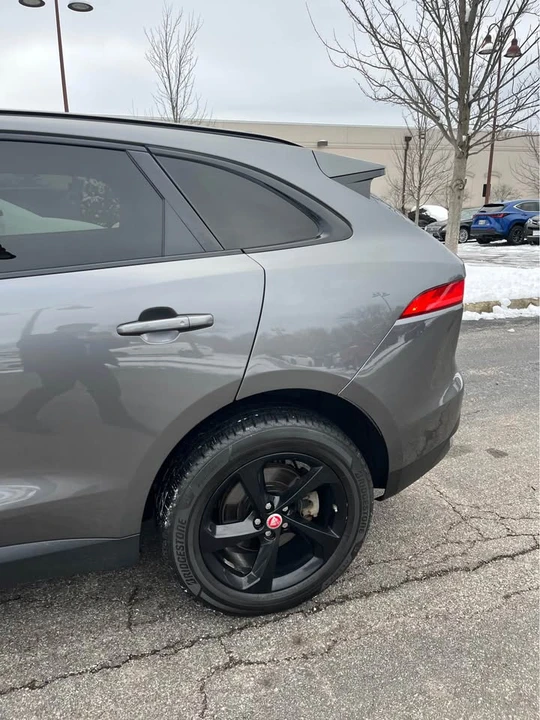 2019 Jaguar F-Pace - Image 6 of 17