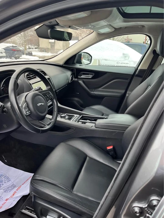 2019 Jaguar F-Pace - Image 3 of 17