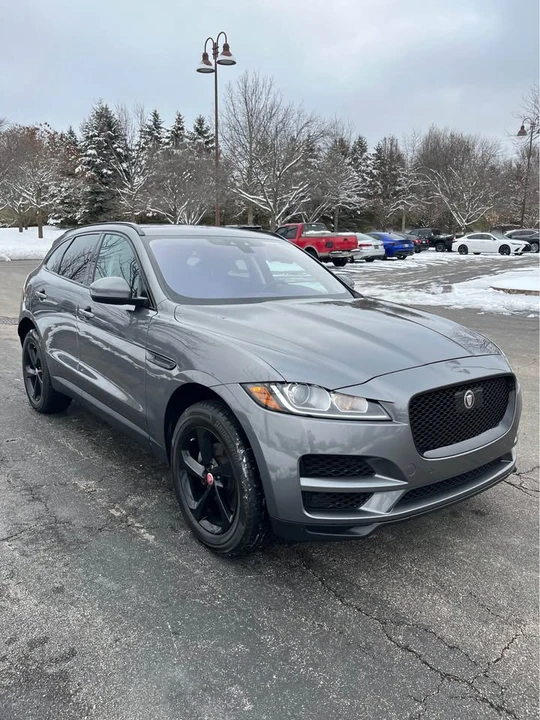 2019 Jaguar F-Pace - Image 2 of 17