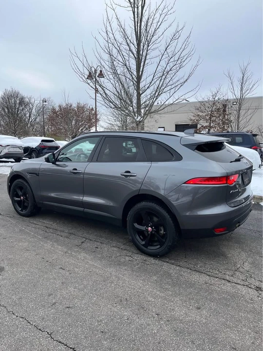 2019 Jaguar F-Pace - Image 7 of 17