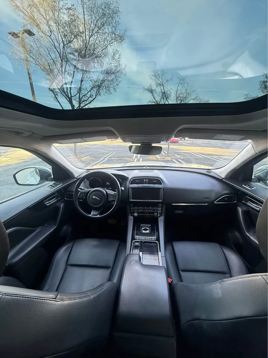 2019 Jaguar F-Pace - Image 8 of 16