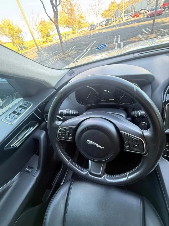 2019 Jaguar F-Pace - Image 15 of 16