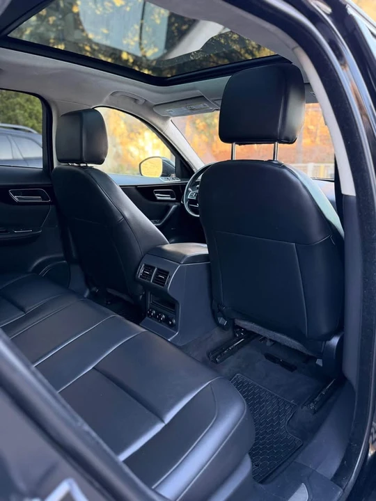 2019 Jaguar F-Pace - Image 6 of 18