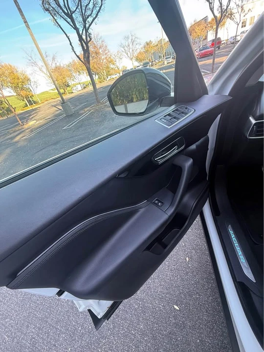2019 Jaguar F-Pace - Image 10 of 16