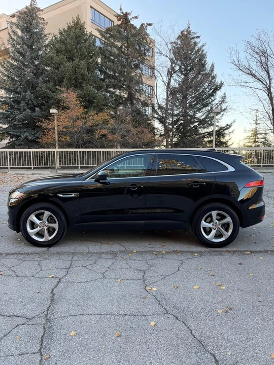 2019 Jaguar F-Pace - Image 8 of 18