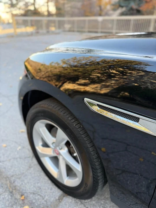 2019 Jaguar F-Pace - Image 5 of 18