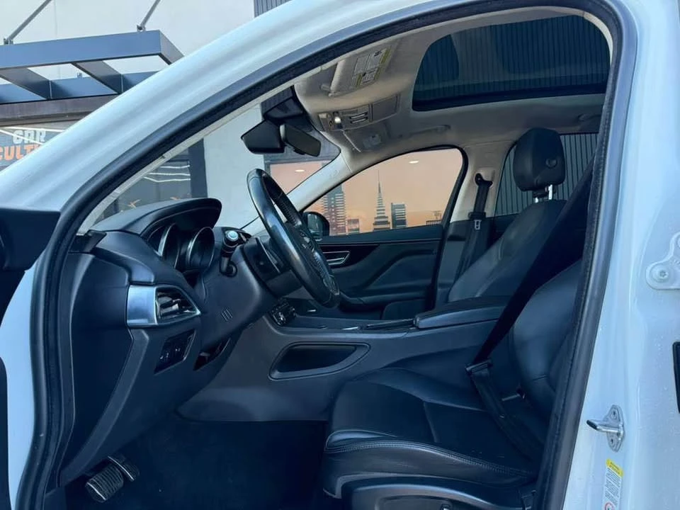 2019 Jaguar F-Pace - Image 14 of 15