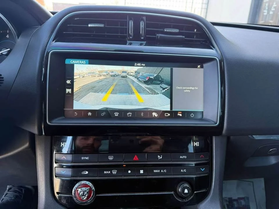 2019 Jaguar F-Pace - Image 11 of 15