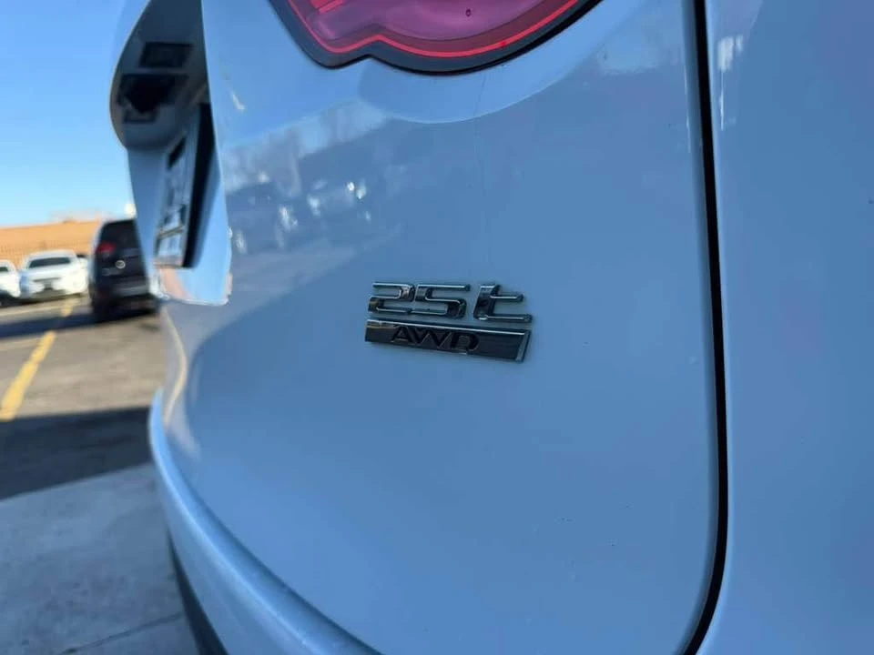 2019 Jaguar F-Pace - Image 5 of 15