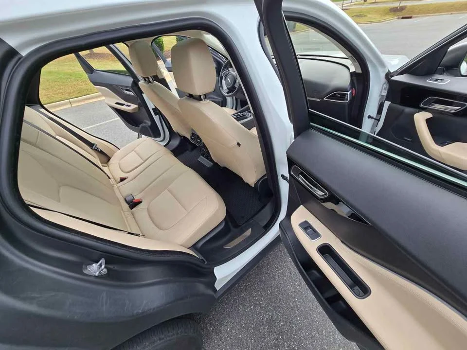 2019 Jaguar F-Pace - Image 9 of 10