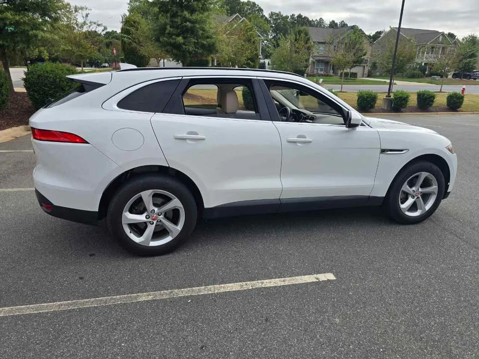 2019 Jaguar F-Pace - Image 3 of 10