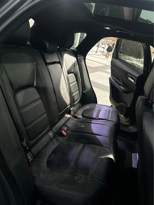 2019 Jaguar F-Pace - Image 11 of 12