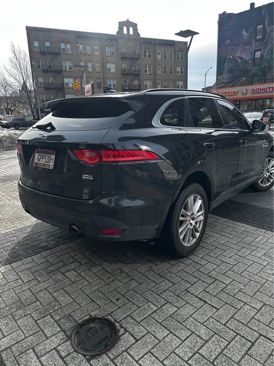 2019 Jaguar F-Pace - Image 7 of 12