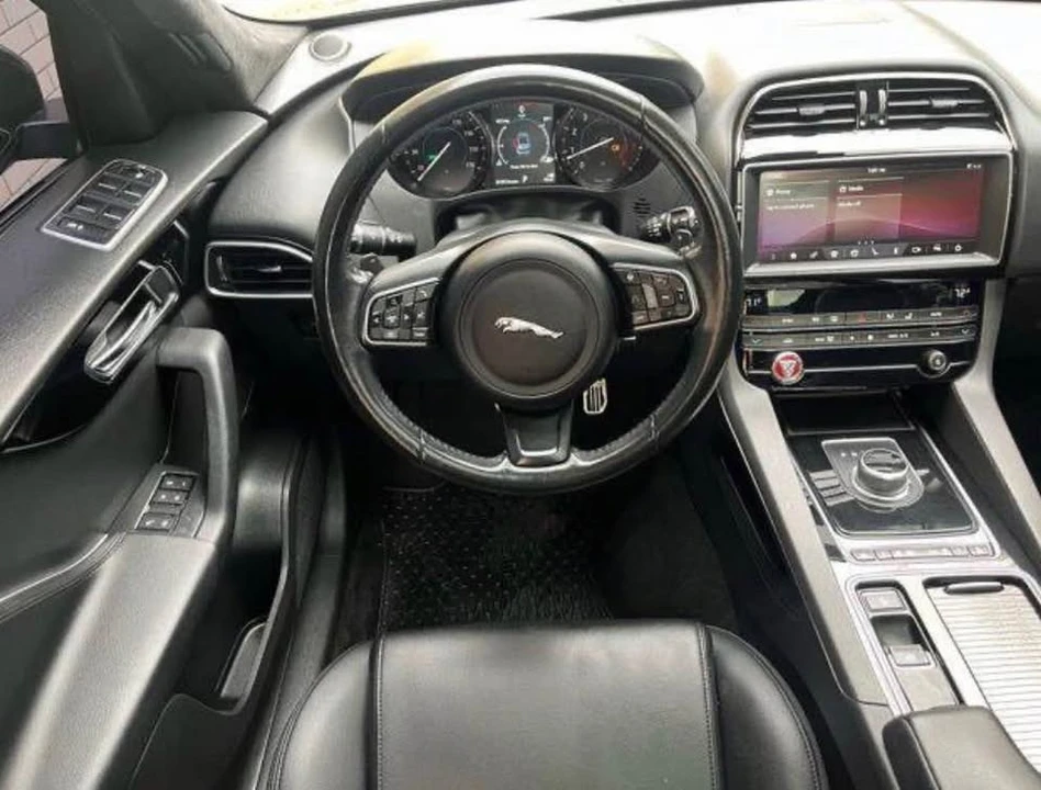 2019 Jaguar F-Pace - Image 3 of 3