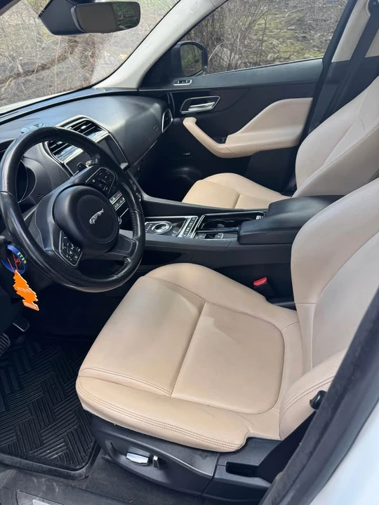 2019 Jaguar F-Pace - Image 8 of 10