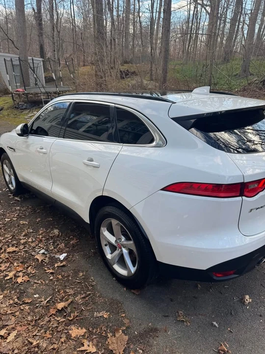 2019 Jaguar F-Pace - Image 2 of 10