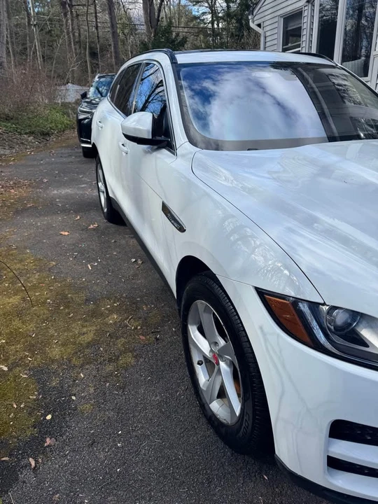 2019 Jaguar F-Pace - Image 3 of 10