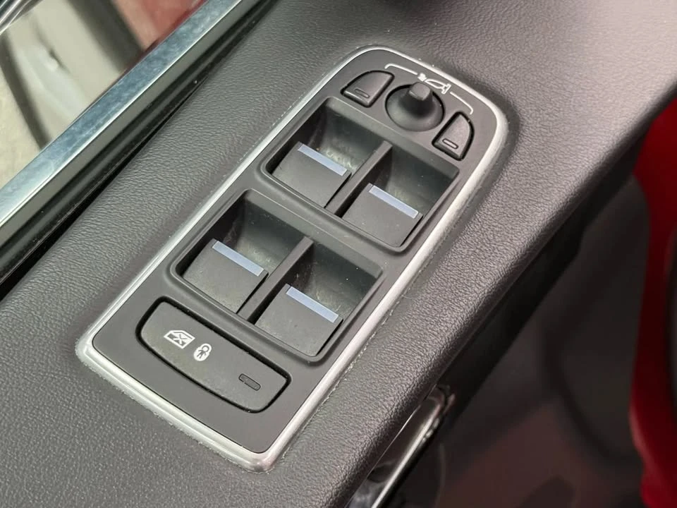 2019 Jaguar F-Pace - Image 13 of 20