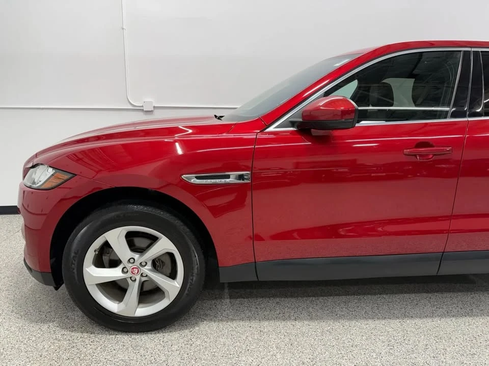 2019 Jaguar F-Pace - Image 8 of 20