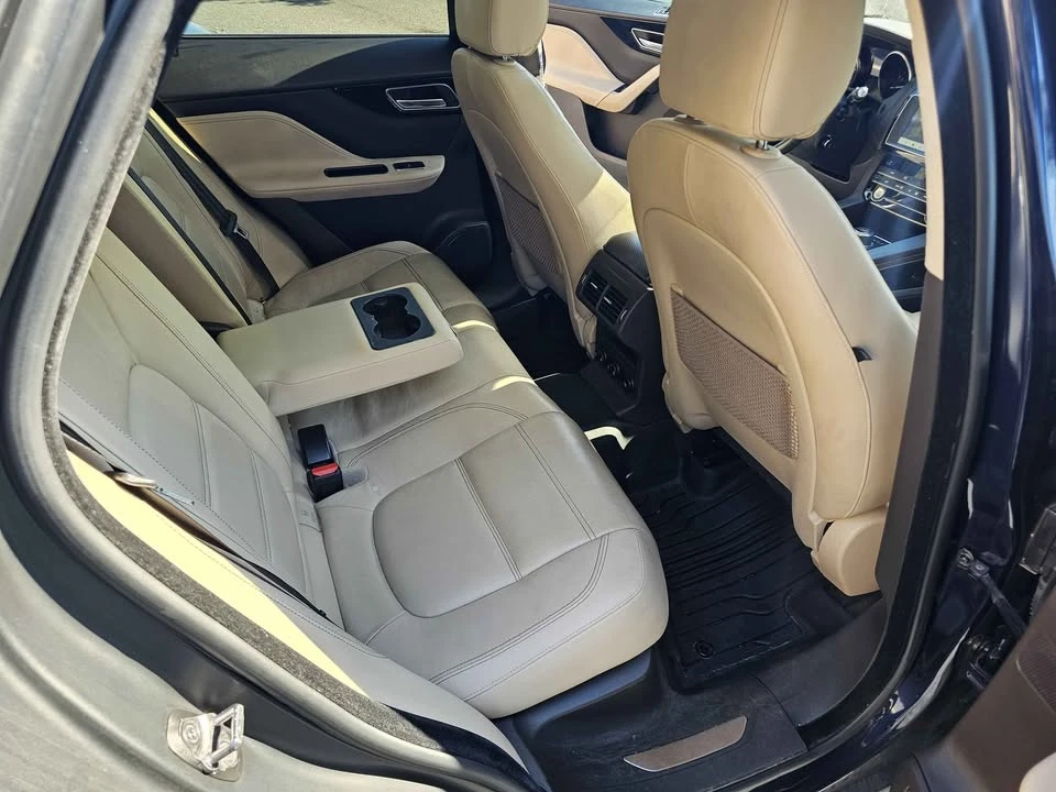 2019 Jaguar F-Pace - Image 8 of 10