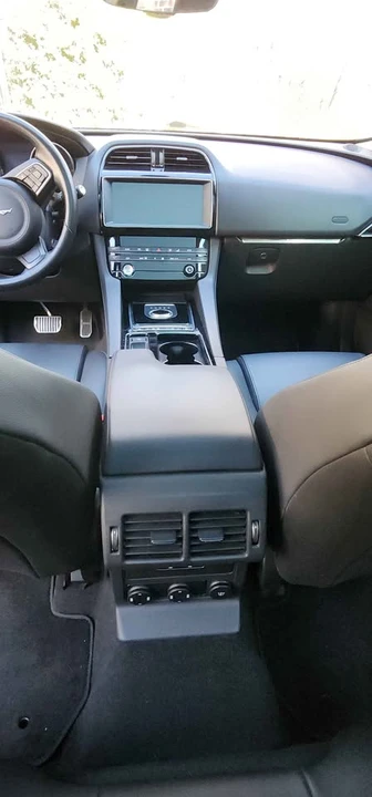2019 Jaguar F-Pace - Image 9 of 11