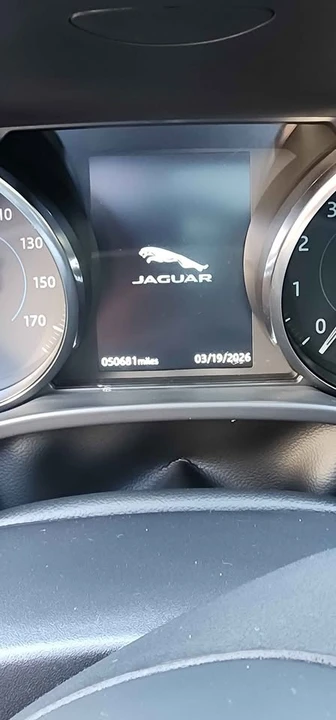 2019 Jaguar F-Pace - Image 7 of 11