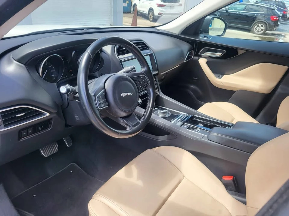 2019 Jaguar F-Pace - Image 10 of 12