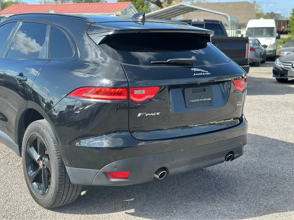 2019 Jaguar F-Pace - Image 5 of 14