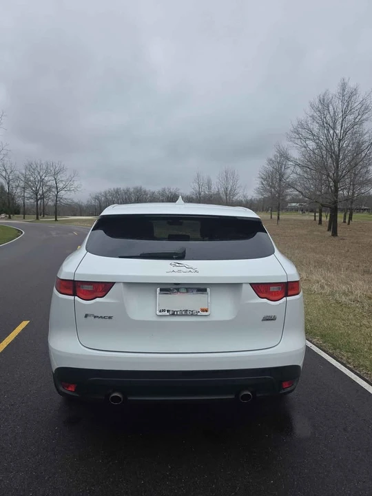 2019 Jaguar F-Pace - Image 9 of 20