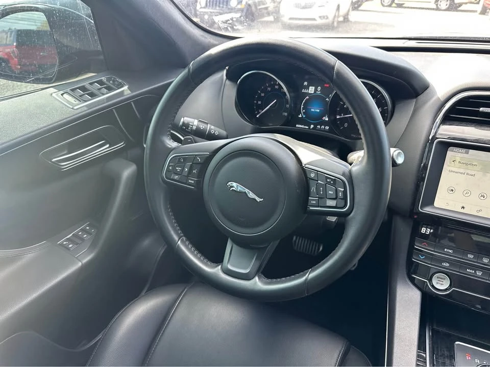 2019 Jaguar F-Pace - Image 10 of 14