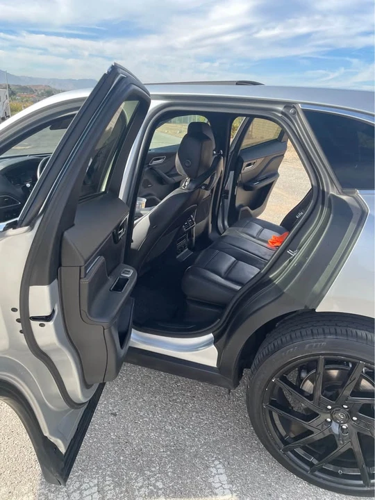 2019 Jaguar F-Pace - Image 7 of 18