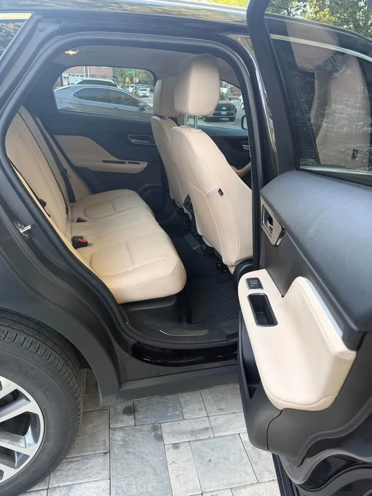 2019 Jaguar F-Pace - Image 12 of 14