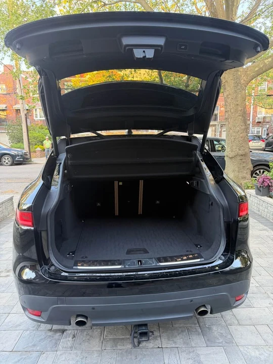 2019 Jaguar F-Pace - Image 9 of 14