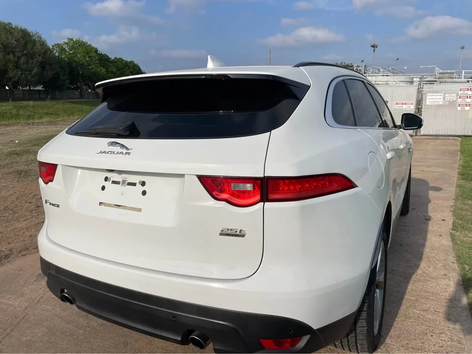 2019 Jaguar F-Pace - Image 8 of 20