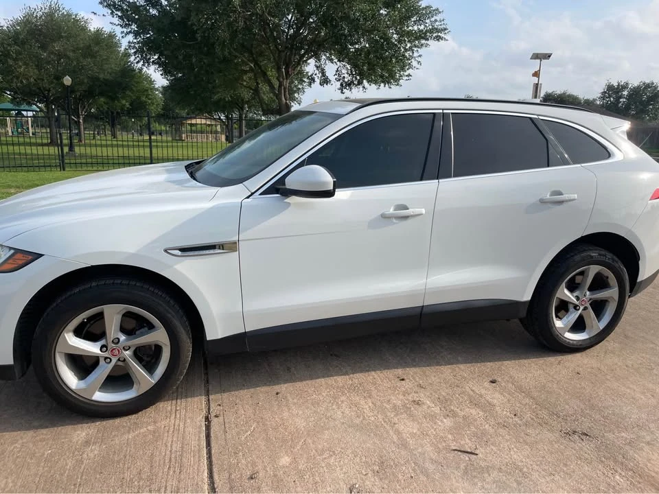 2019 Jaguar F-Pace - Image 9 of 20